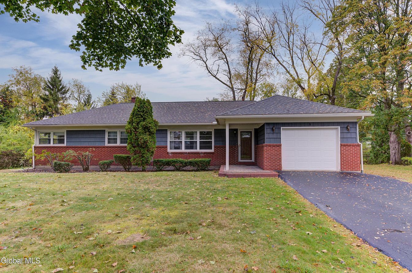 1st image of 9 Leslie Court
