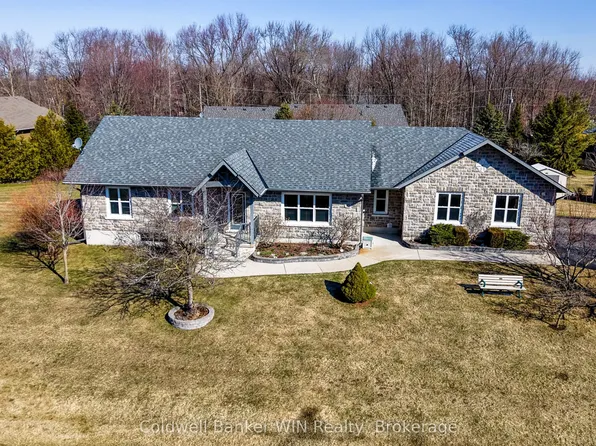 34 Regency Dr, Minto, ON N0G 1M0