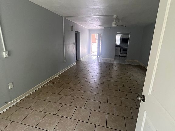 3rd image of 805 Louisville St APT 9