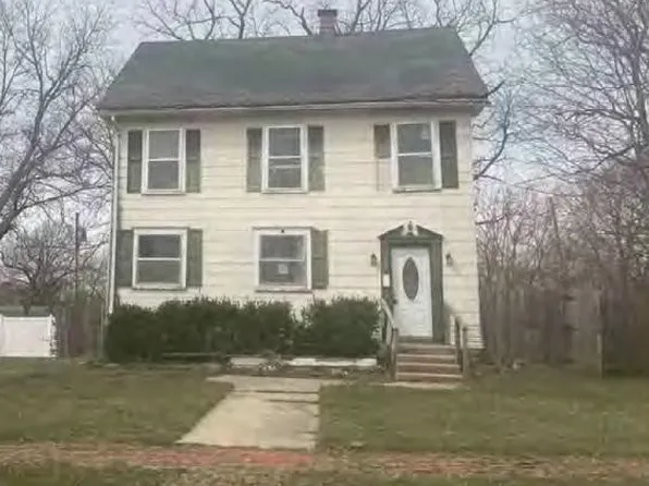 208 S Wood St, Caney, KS 67333