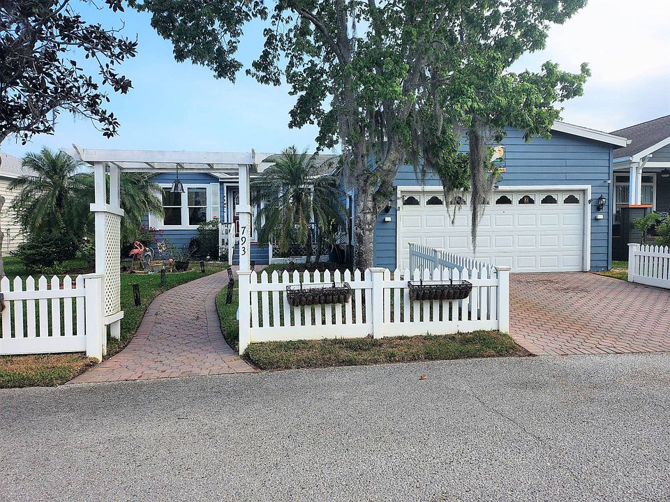 1st image of 793 Grand Arbor Way