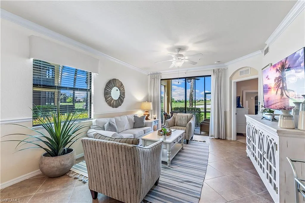 2 bed, 2.0 bath, 1299 sqft, $8,500 — Photo 2