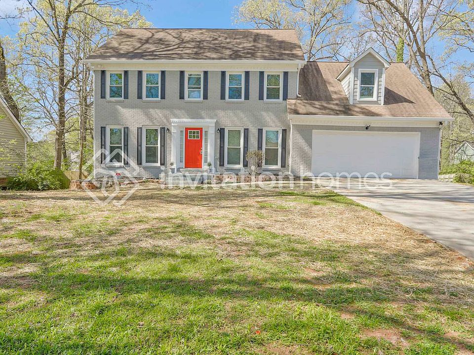 1st image of 141 Thornbush Trce