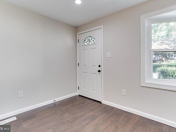 5th image of 7331 Woodshire Ave