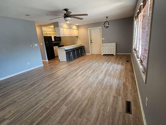 2nd image of 210 1st Ave S Unit C