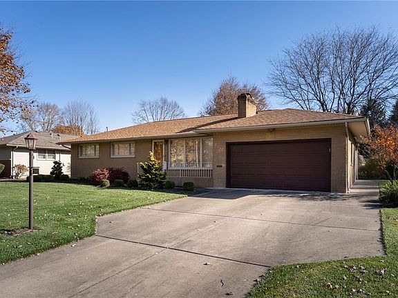 2nd image of 2883 Algonquin Dr