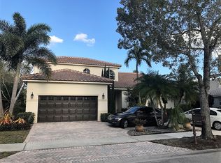 360 Montclaire Dr, Weston, FL 33326