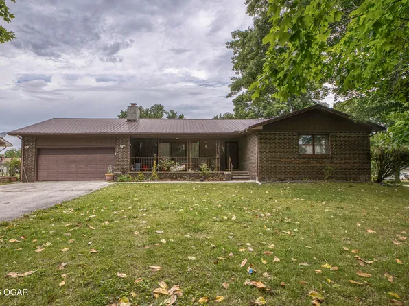 1345 E Highland Ave, Carthage, MO 64836