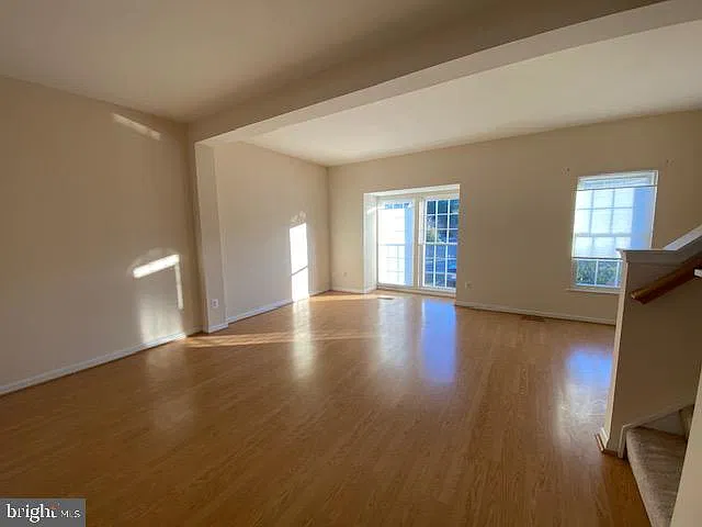 3 bed, 4.0 bath, 1378 sqft, $2,750 — Photo 3