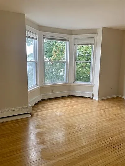 528 Deering Ave #3 — Photo 4