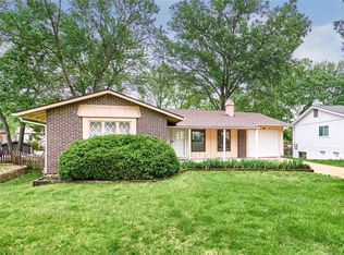 389 Messina Dr, Ballwin, MO
