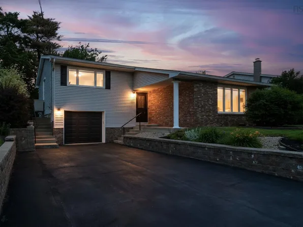 13 Granville Rd, Bedford, NS B4A 3R5