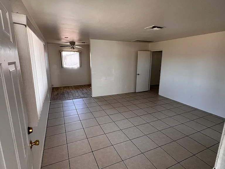 4430 N 8th Ave #8 — Photo 7
