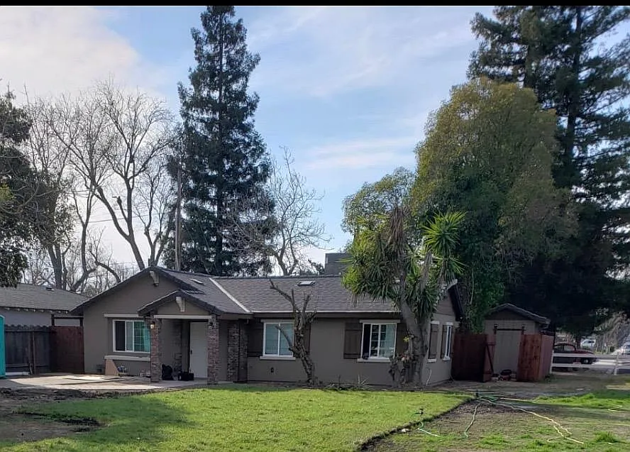 1021 El Vecino Ave photo 1