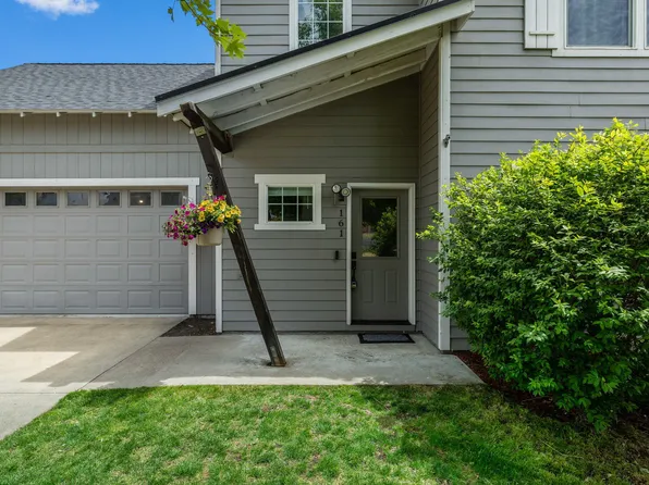161 NE 9th St, Madras, OR 97741