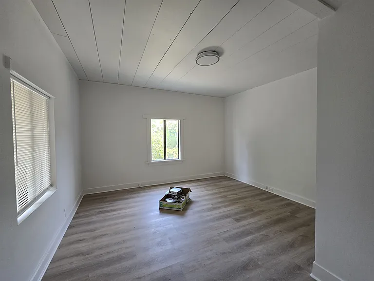 925 W Pine St — Photo 3