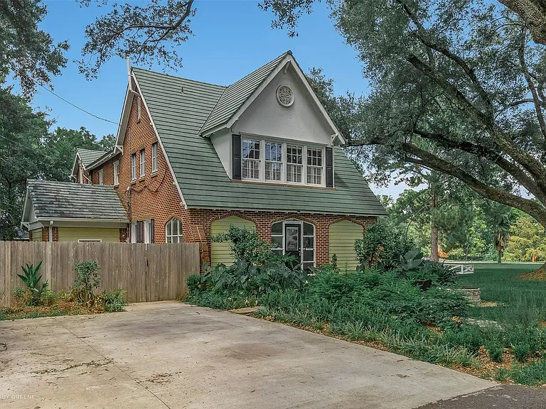 1212 E Kings Hwy — Photo 3