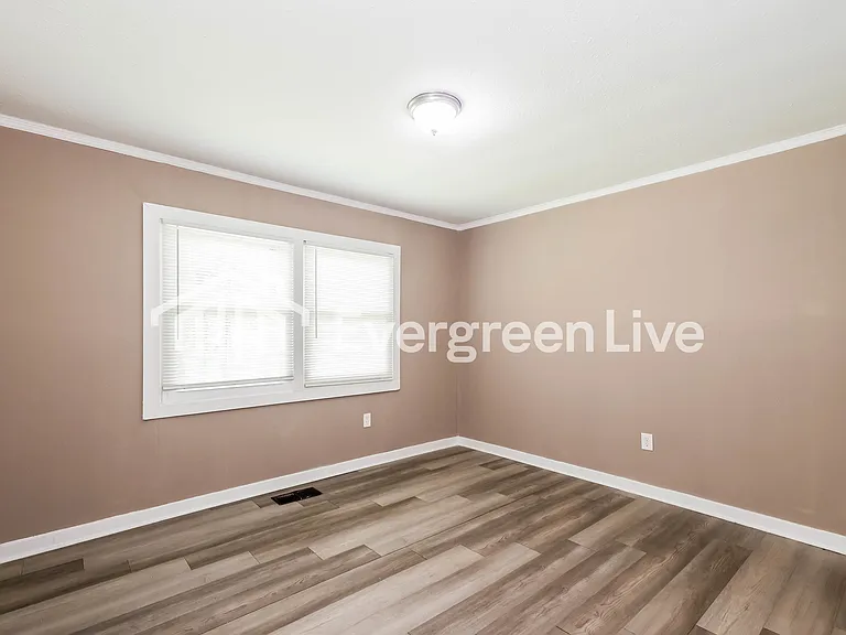 1535 Winchester St — Photo 11
