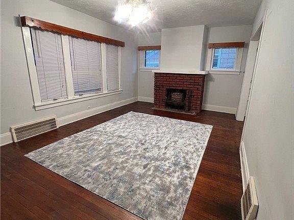 4th image of 1511 Hopkins Ave