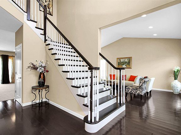 2nd image of 11 Country Woods Dr