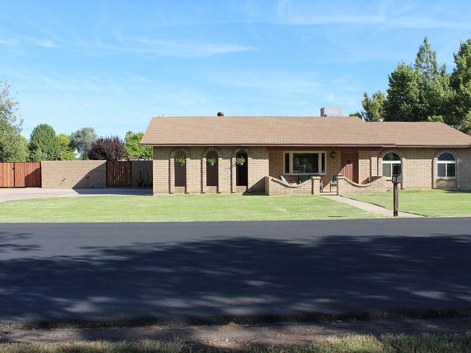 1st image of 942 E Remington Dr