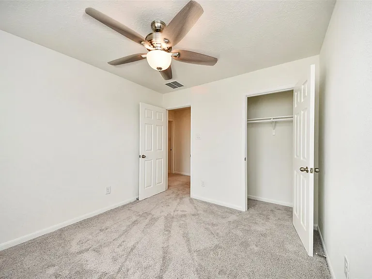 2916 Shimmer Edge Dr — Photo 28