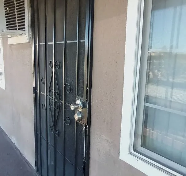 2507 Edison Ave #11 — Photo 4