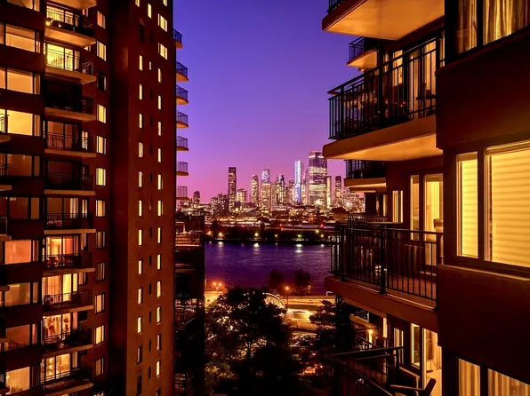 60 Sutton Place South image 10 of 20