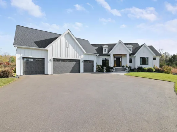 9014 Whisper Creek Trl, Rockford, MN 55373