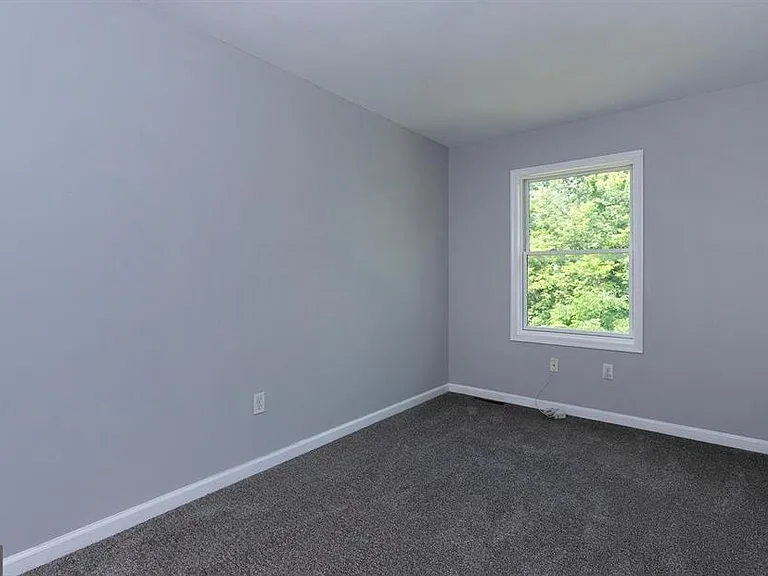 1041 Oberlin Rd — Photo 33