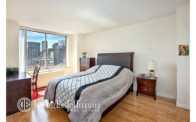 Rented by Douglas Elliman | media 23