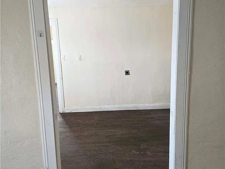413 W Van Buren Ave #9 — Photo 14