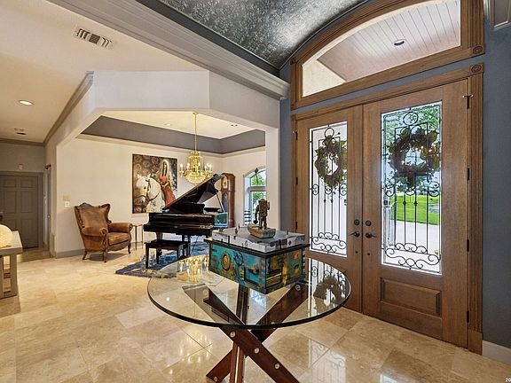 5th image of 318 Hyacinth Ln
