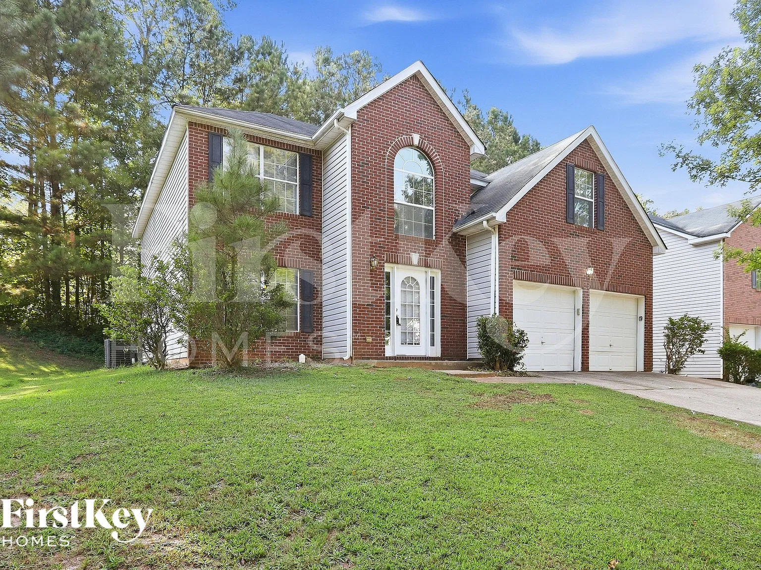 4 bed, 2.5 bath, 2992 sqft, $2,260 — Photo 2