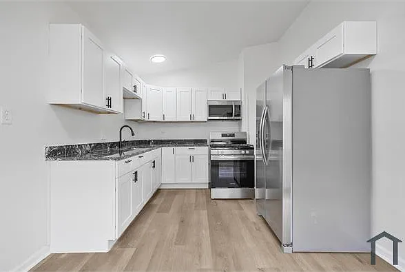 9342 Birch St — Photo 11