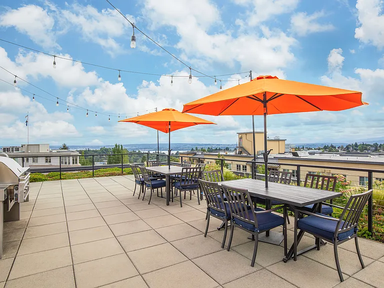 2112 E Denny Way — Photo 4
