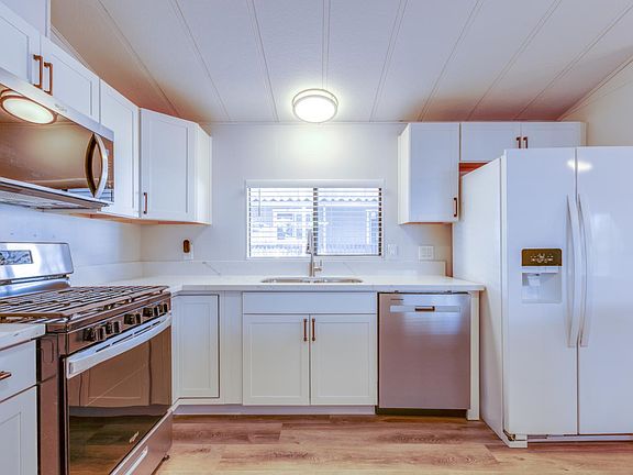 3rd image of 1459 Standiford Ave Space 80