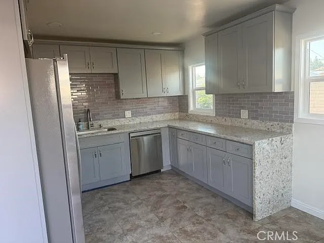 2563 W Crescent Ave — Photo 11