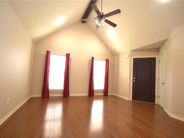 3202 Stonepoint Ave — Photo 6