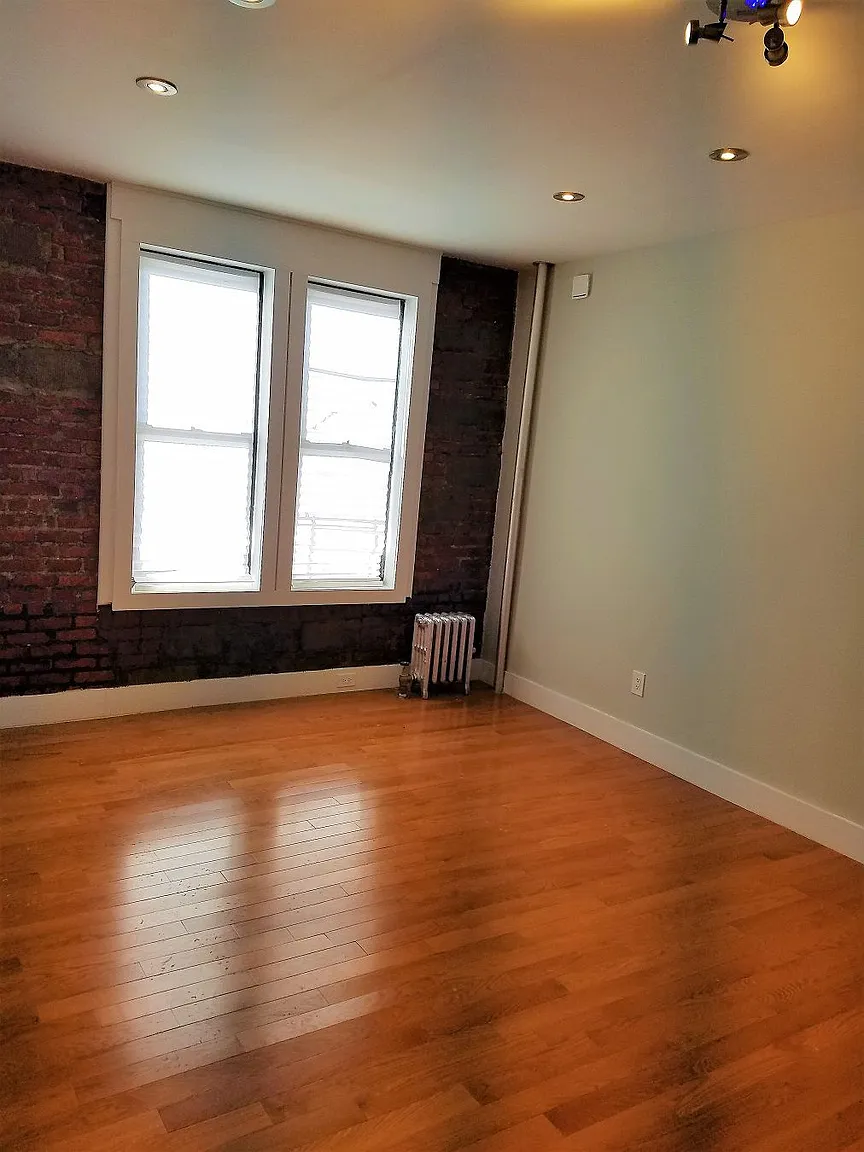 298 Avenue P APT 1C photo 1