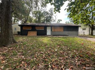 1710 Parklane Dr, Cahokia, IL 62206