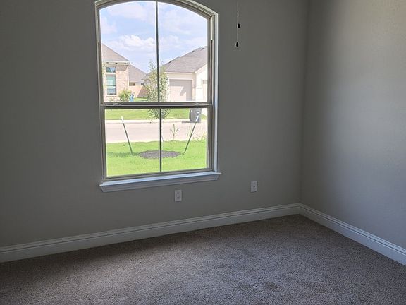 3rd image of 2219 Meadow Way St