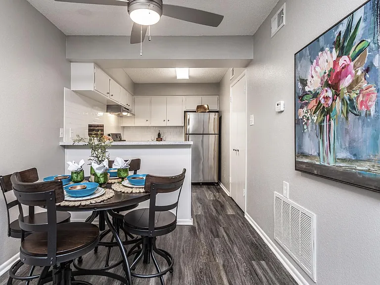 Village Oaks Apartments — Photo 8