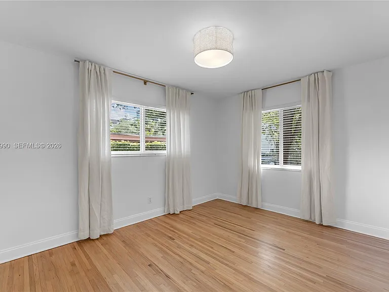 2031 SW 66th Ave — Photo 16