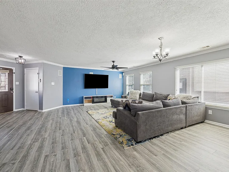 12223 Windsor Bay Ct — Photo 4