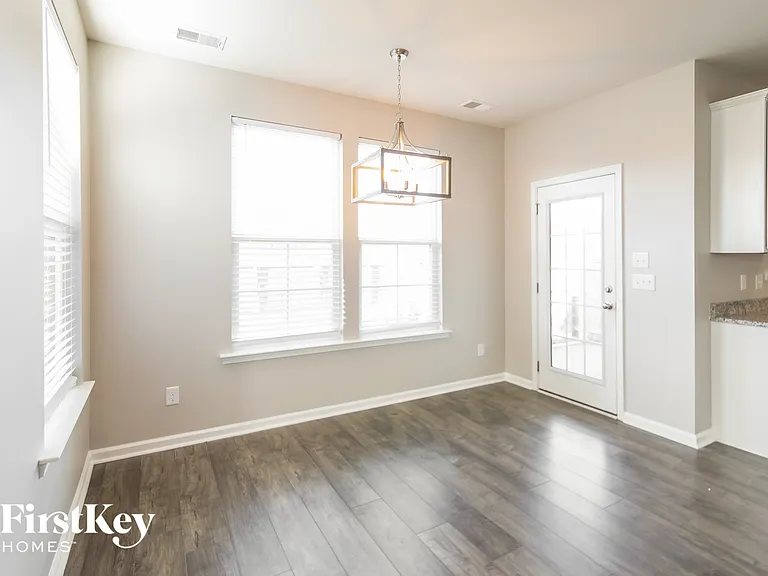 105 Sugeree Dr — Photo 5
