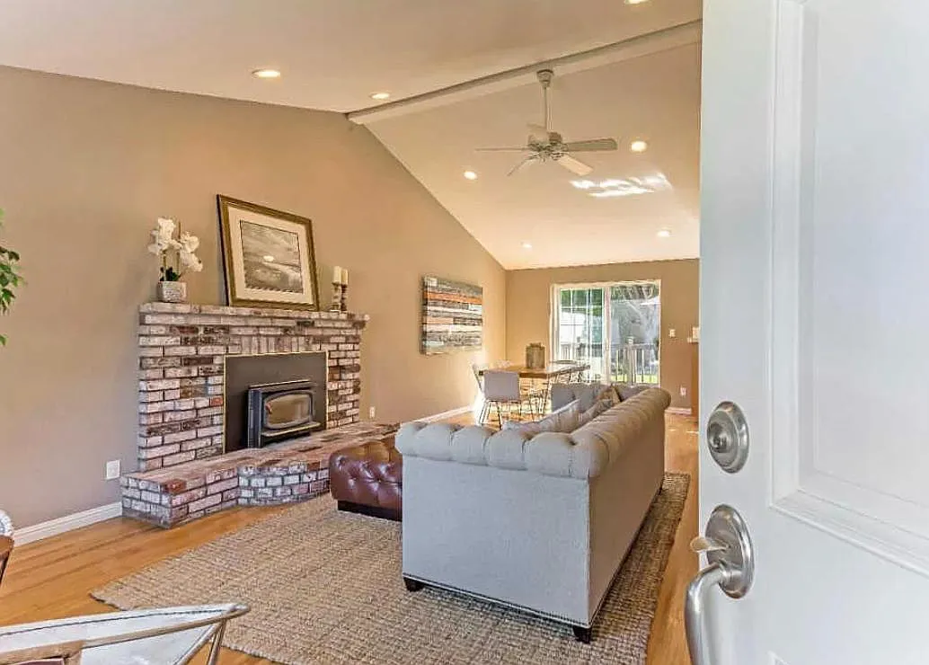 3 bed, 1040 sqft, $6,000 — Photo 3