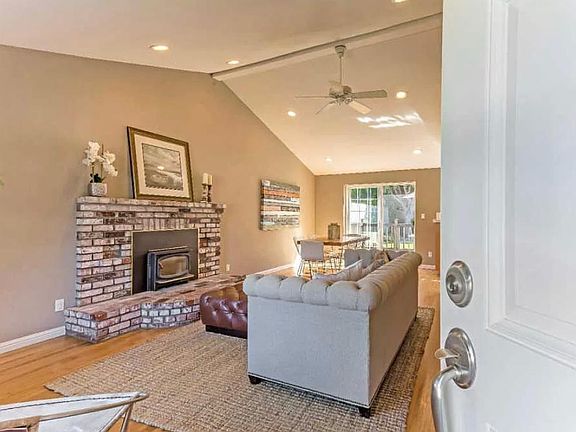 3rd image of 1184 Palou Dr