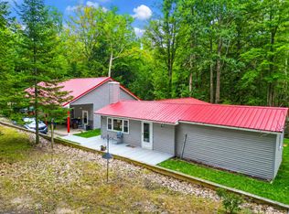 527 Eagles Nest Rd, Indian River, MI 49749