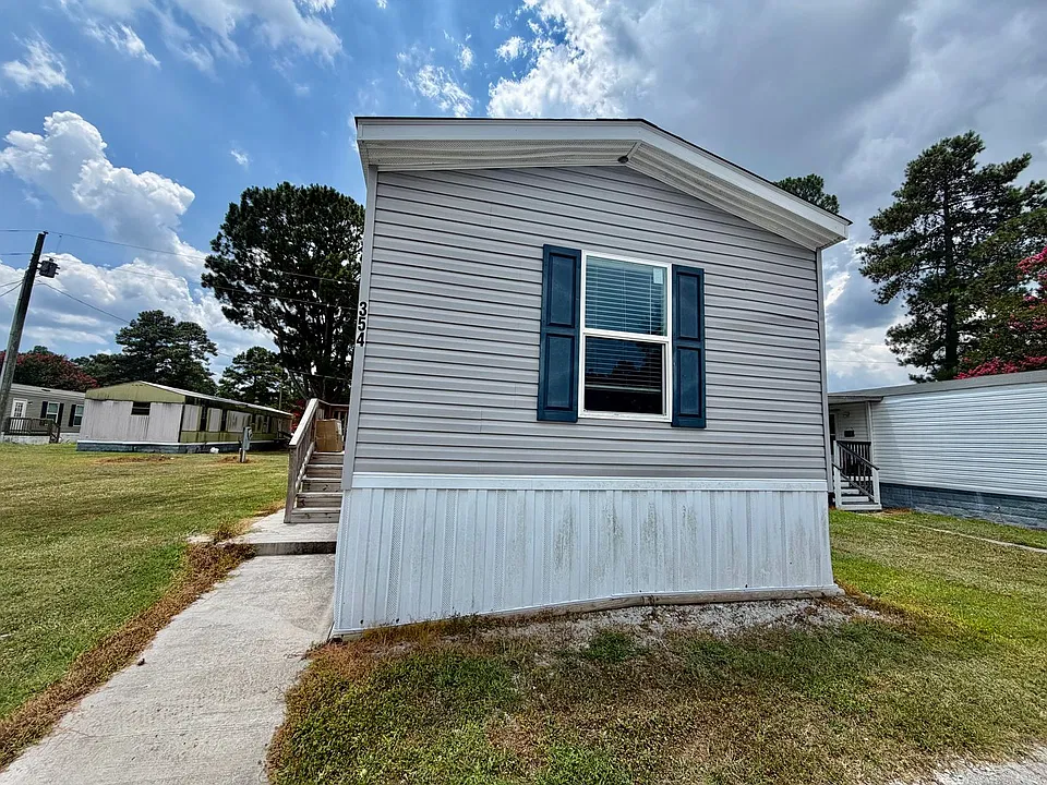 354 Helen St